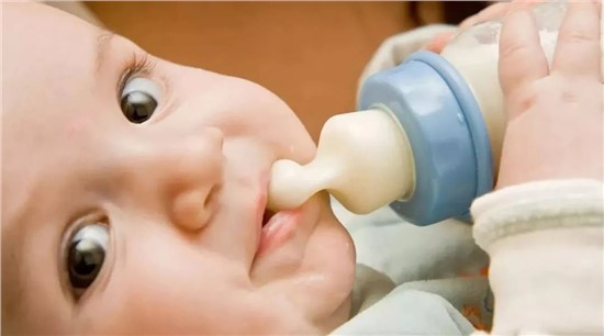 寶寶乳糖不耐受，一定要放棄母乳喂養(yǎng)嗎？