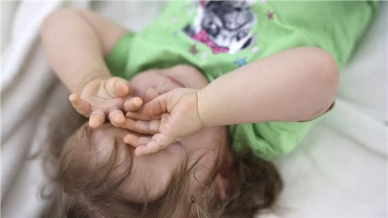 寶寶長眼屎就是“上火”嗎？