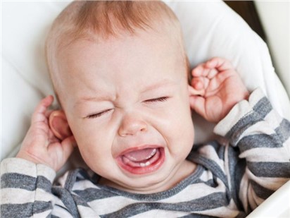 千萬不要寶寶一哭就抱，可以這樣做！